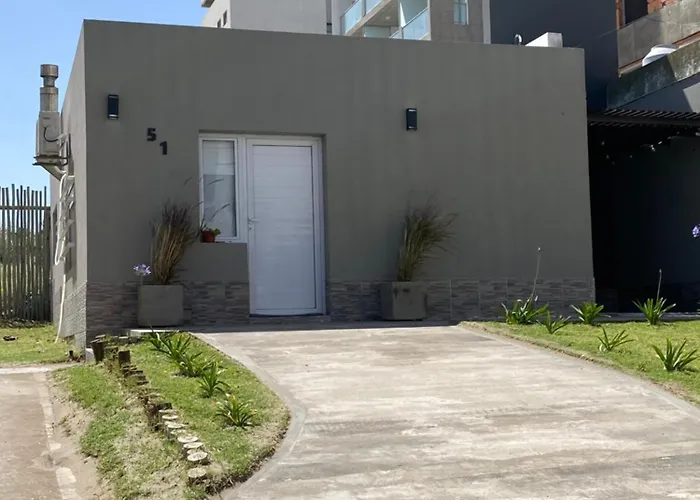 Casa Monte Hermoso A Media Cuadra Del Mar